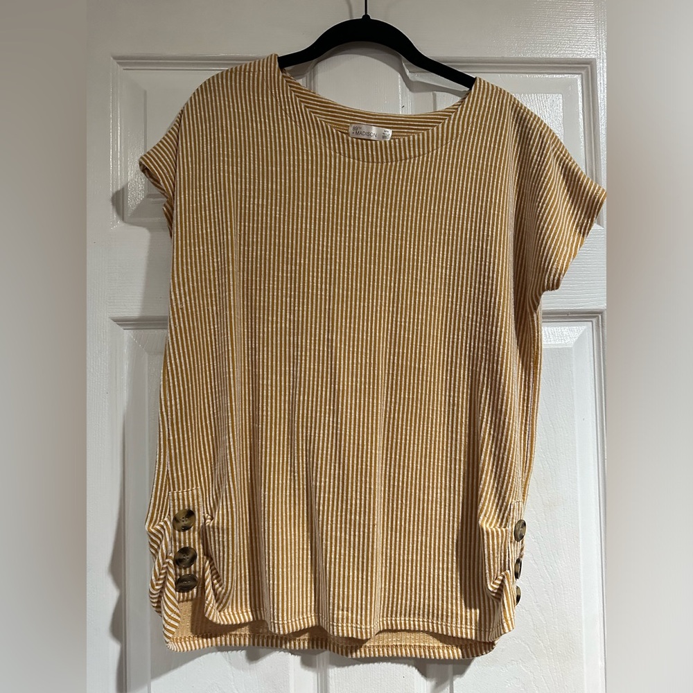 89th & Madison blouse EUC